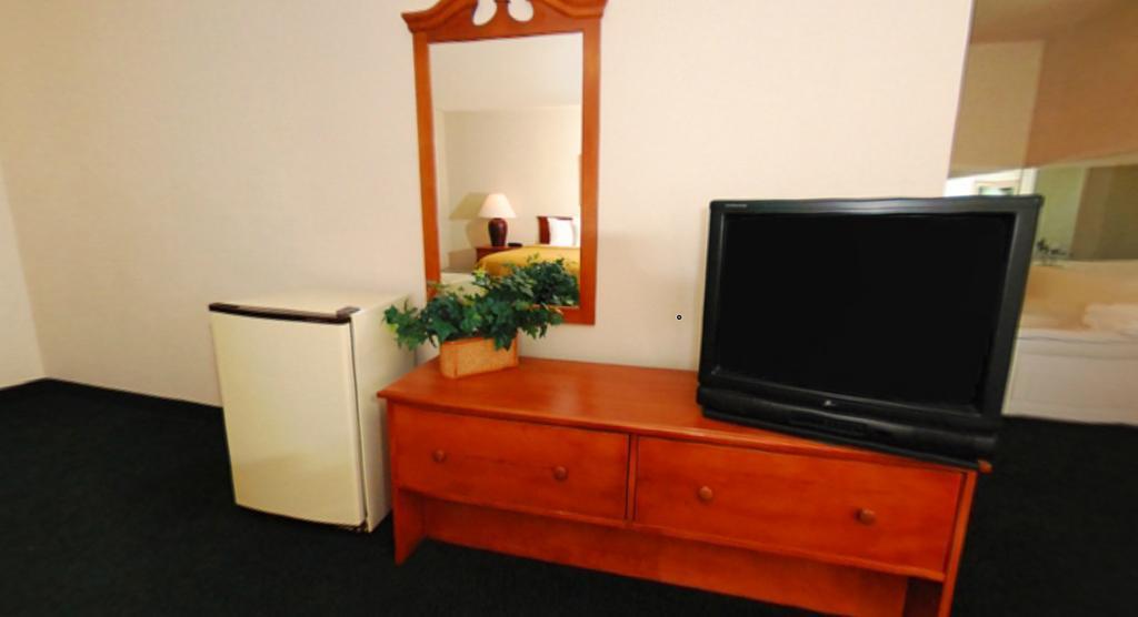 Quality Inn & Suites Chesterfield Village Springfield Exterior foto