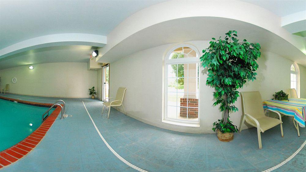 Quality Inn & Suites Chesterfield Village Springfield Exterior foto