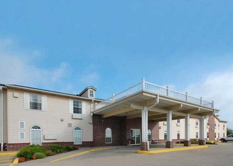 Quality Inn & Suites Chesterfield Village Springfield Exterior foto